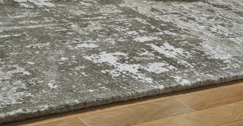 Valmontic 8' x 10' Rug