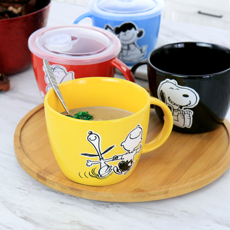 Gibson Peanuts 70th Anniversary 4 Piece Stoneware 23.5oz Soup Bowl Set with Vented Lids in Assorted Colors