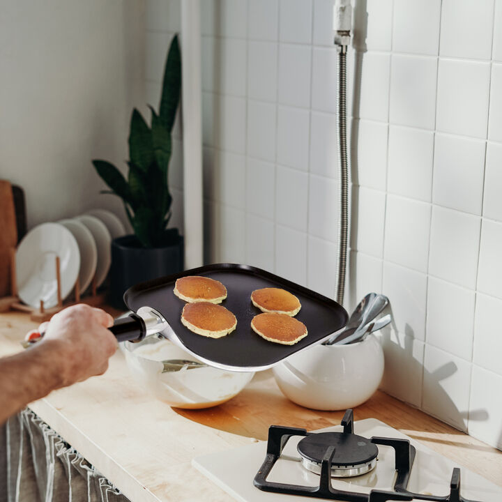 Better Chef 11 Inch Aluminum Non-Stick Square Griddle in Black