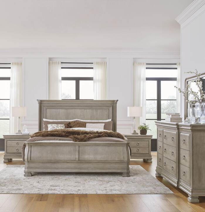 Lexorne Queen Sleigh Bed